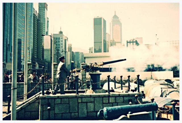 Firing of the Noonday Gun, Causeway Bay