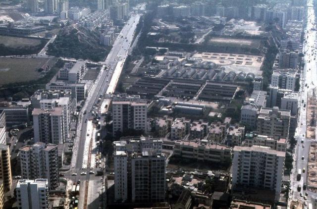 1971 Over Central Kowloon - Landing Kai Tak 1