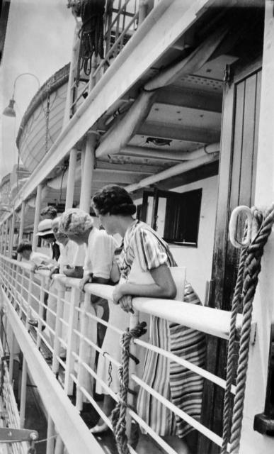 Passengers Java-China-Japan Line m.s. Tjisadane Jakarta-Shanghai via Hong Kong, Xiamen, 1937