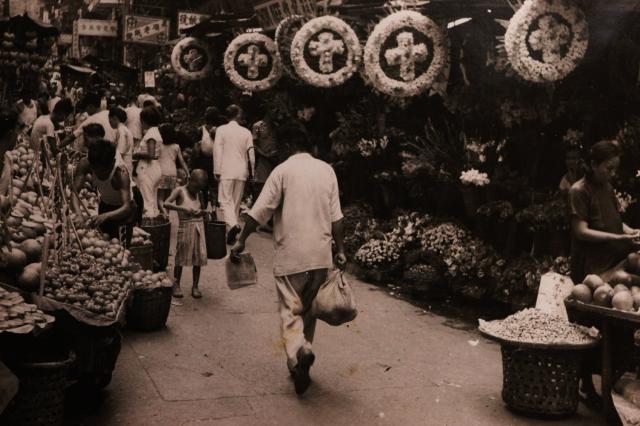 Street Market, Wreaths & Flowers - Western District, 1954