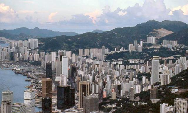 1983 - Wanchai and Causeway Bay from the Peak