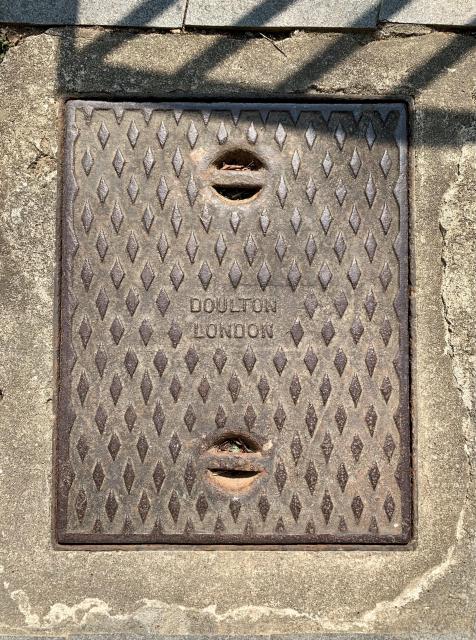 Doulton London drainage cover