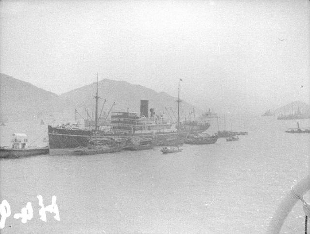 China Navigation Company steamship in Hong Kong (sw08-109)