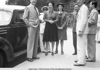 Hong Kong, American evacuees outside the National City Bank of New York