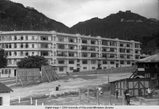 Hong Kong, hotel in front of hills