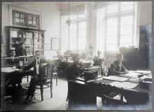 Holland China Trading Company: Hong Kong office product department, 1918
