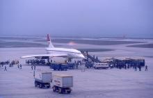 1985 - Concorde arriving at Kai Tak