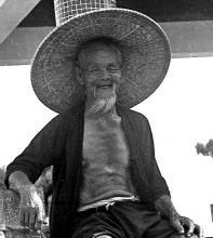 Close up of old farmer - Lok Ma Chau - 1966