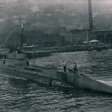 1922 L4 Submarine - Royal Naval Dockyard