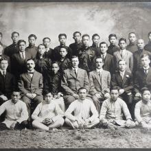 Portrait Holland-China Trading Company staff, Hong Kong office, 1918