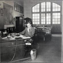 Holland-China Trading Company: portrait Van Andel, Hong Kong office, 1918