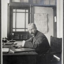 Holland-China Trading Company: portrait P. Stuyfbergen, manager Guangzhou office, 1918