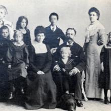Thomson Family Photo abt 1898