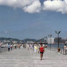 1982 - Tsim Sha Tsui harbourside walkway 