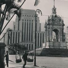 1945 Statue Square