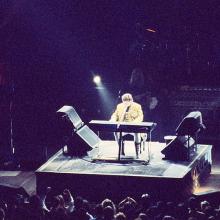 1993 - Elton John in concert at the Coliseum