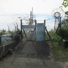 Fenced-off aerials on top of redoubt