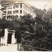 Entrance to Tregunter Mansions