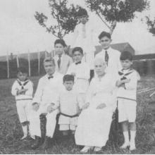 The Reed Family at 8 Broadwood Road 1918.jpg