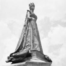Statue of Queen Alexandra in Statue Square